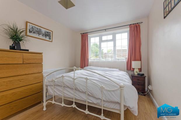 2 bedroom Apartment to rent - Martyn Gerrard