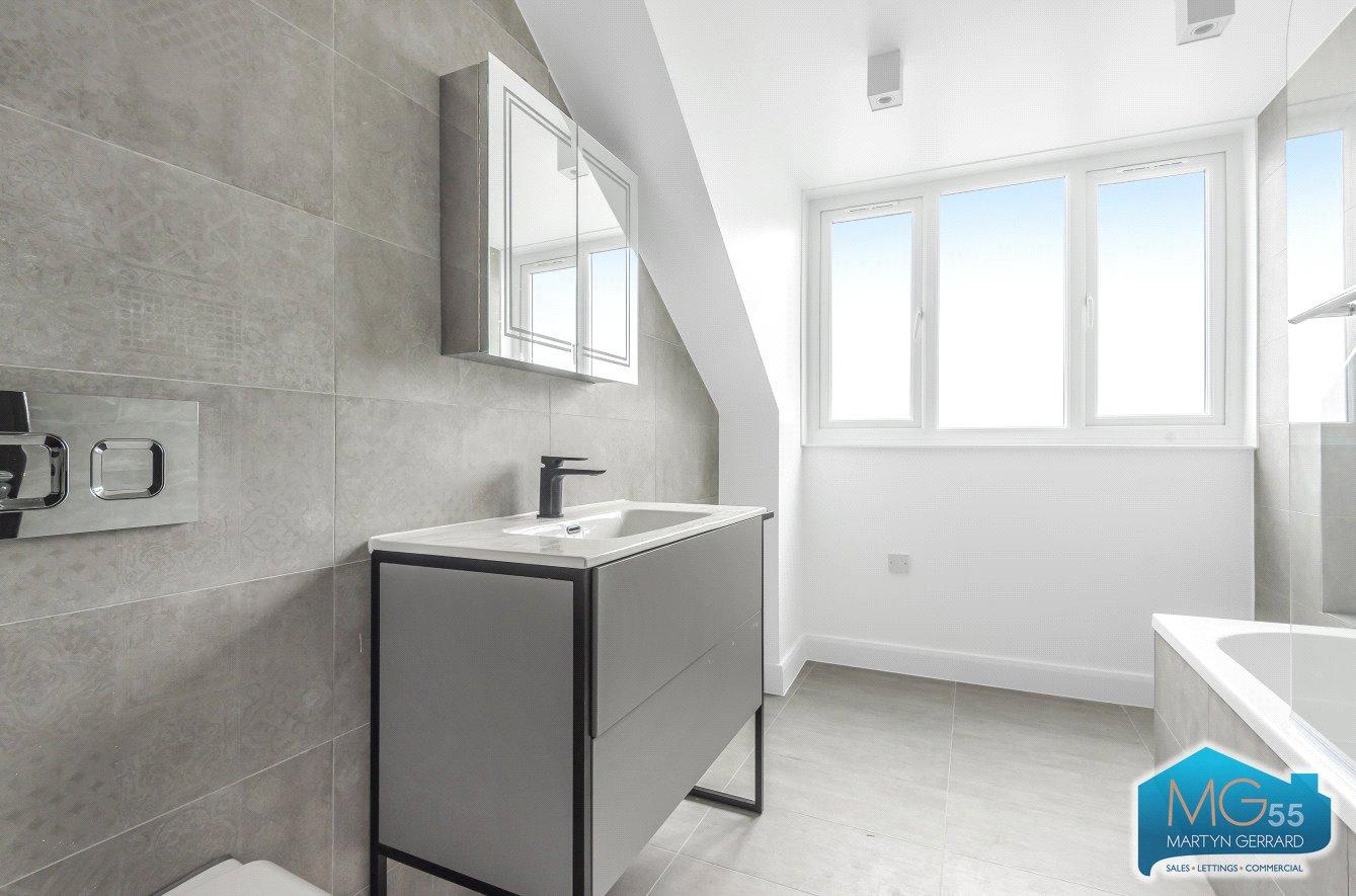 2 bedroom Apartment to rent - Martyn Gerrard