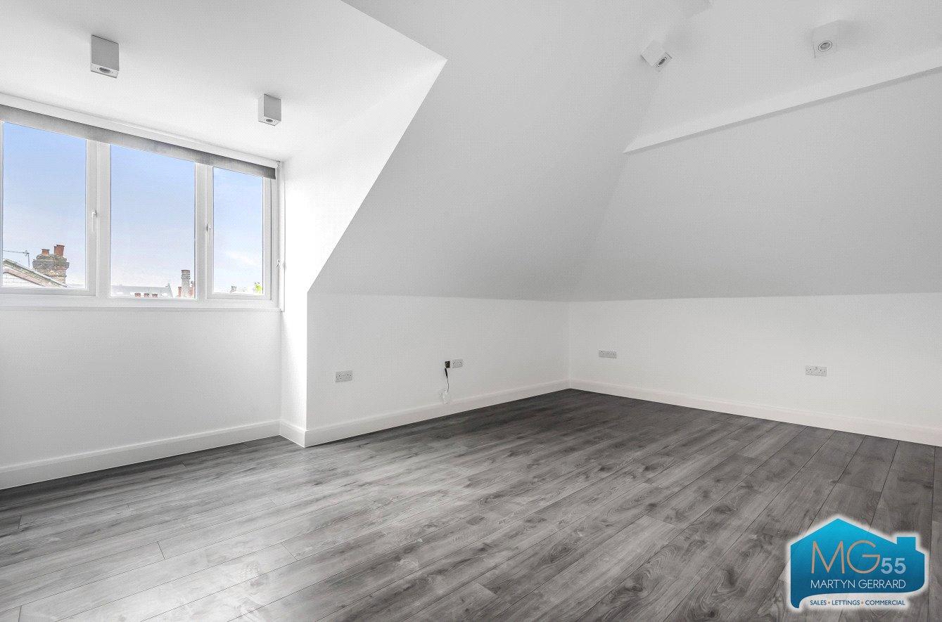 2 bedroom Apartment to rent - Martyn Gerrard