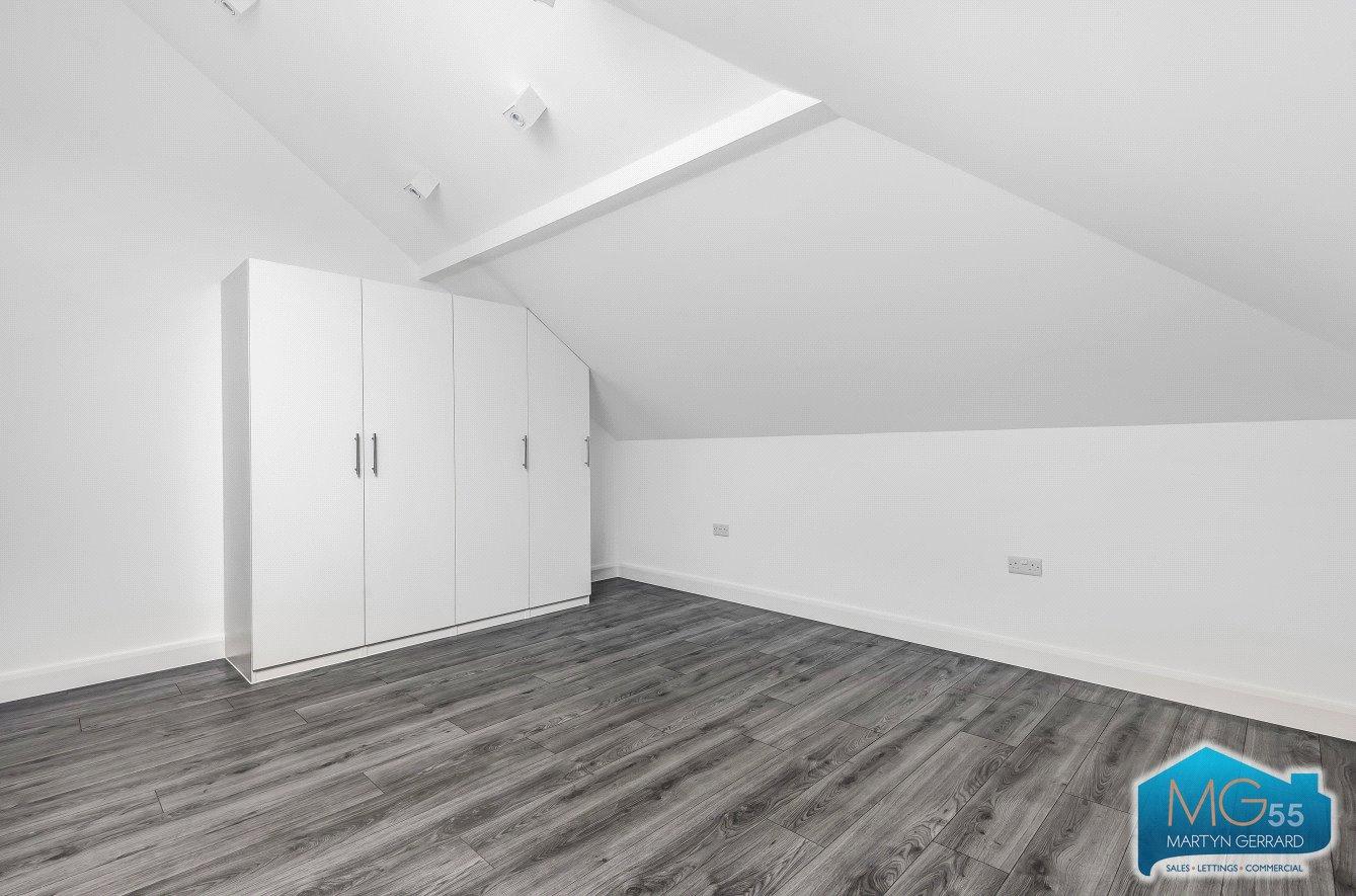 2 bedroom Apartment to rent - Martyn Gerrard