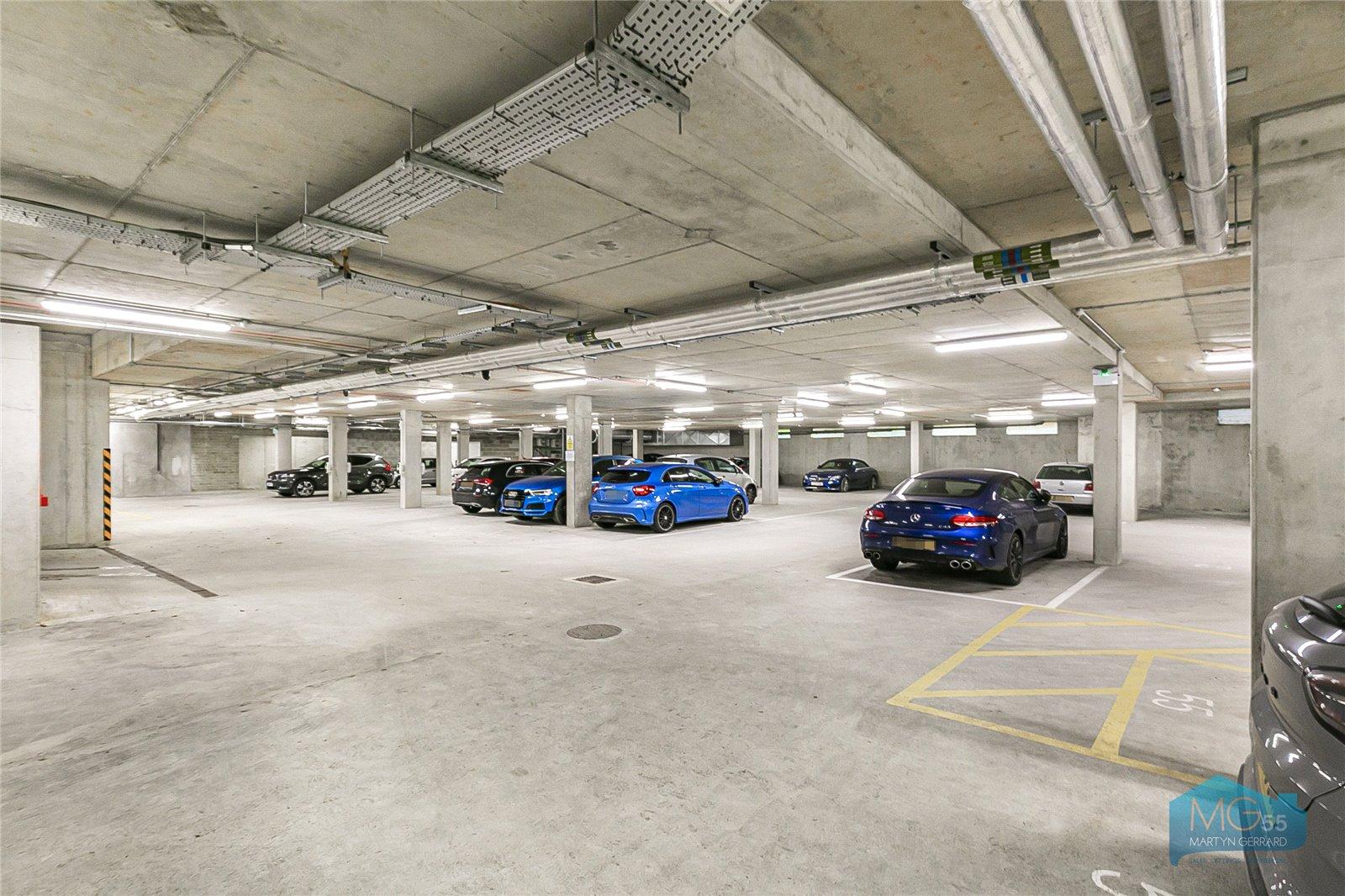 2 bedroom Apartment to rent - Martyn Gerrard