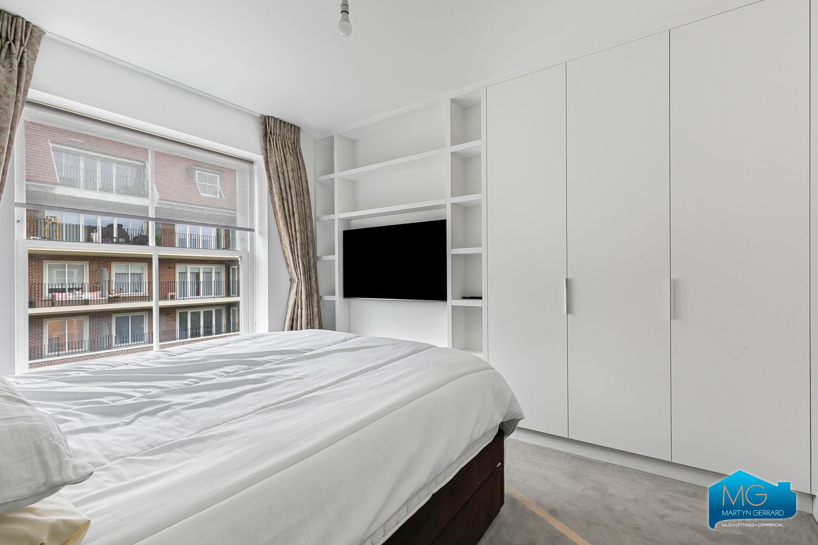 2 bedroom Apartment to rent - Martyn Gerrard