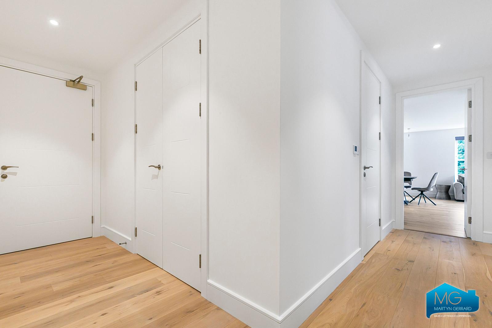 2 bedroom Apartment to rent - Martyn Gerrard