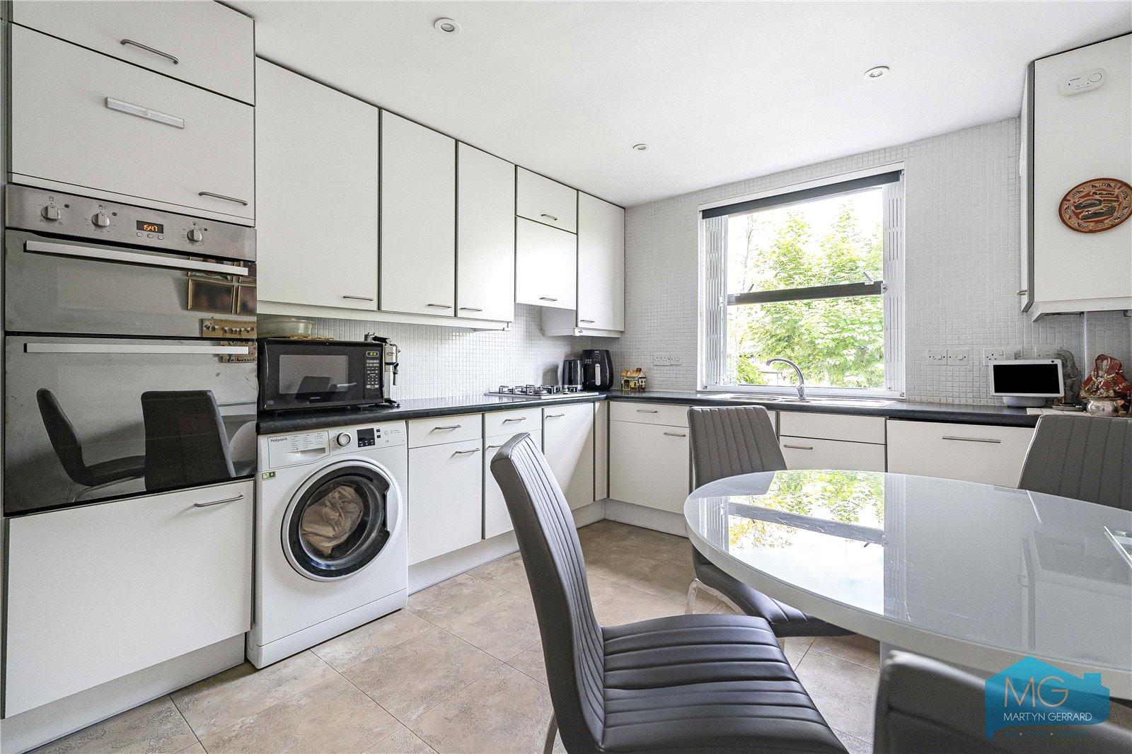 2 bedroom Ground Floor Flat for sale - Martyn Gerrard