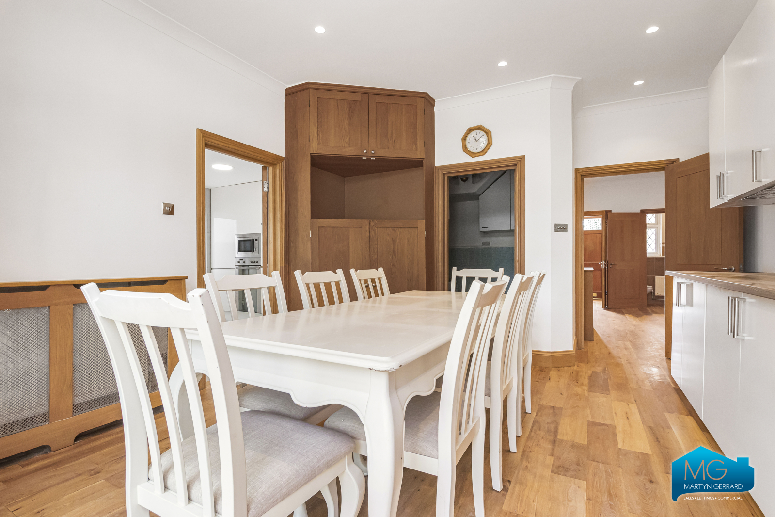 7 bedroom Detached House to rent - Martyn Gerrard