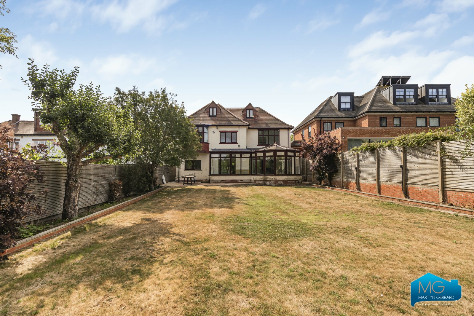 7 bedroom Detached House to rent - Martyn Gerrard