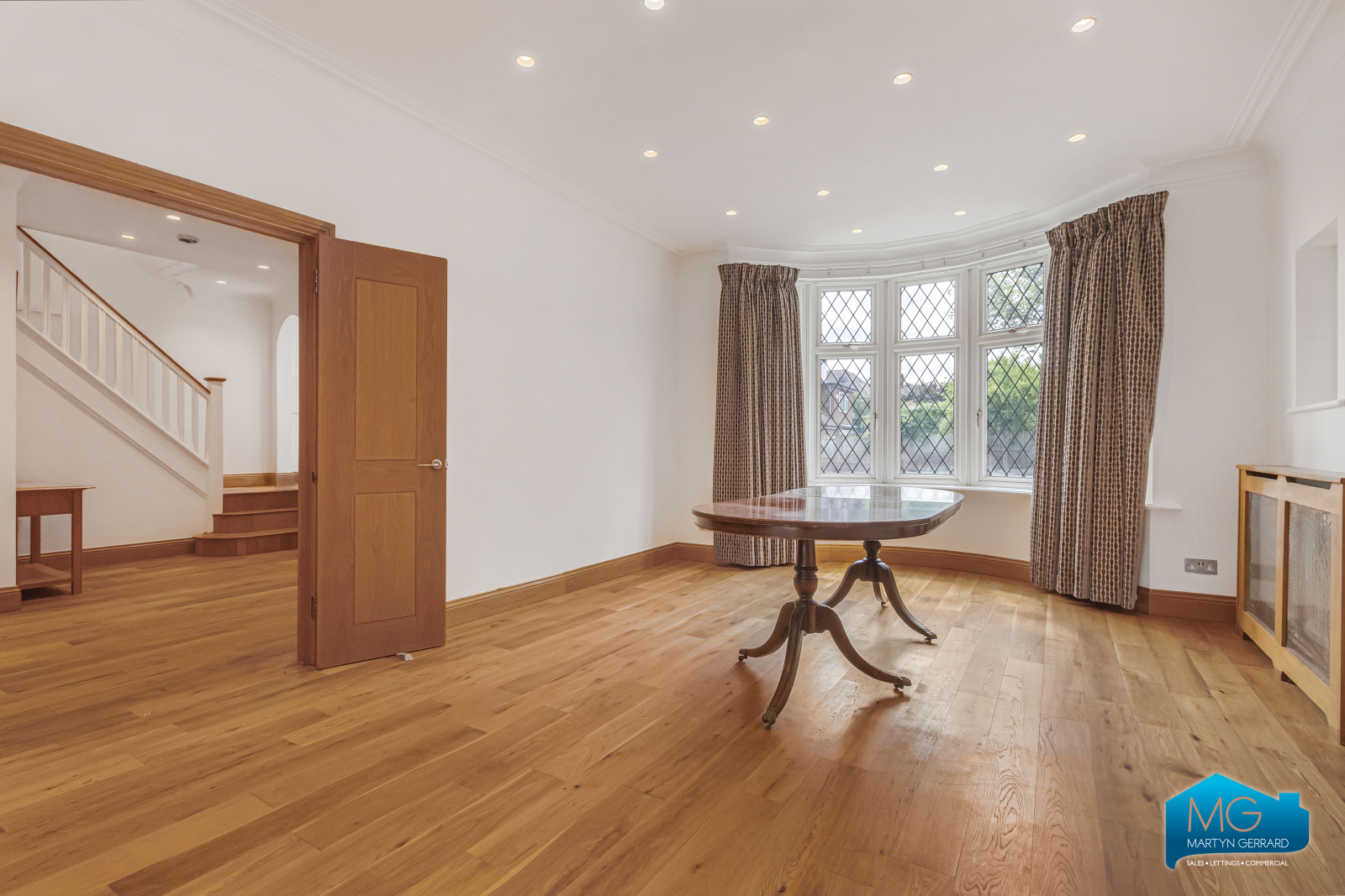 7 bedroom Detached House to rent - Martyn Gerrard
