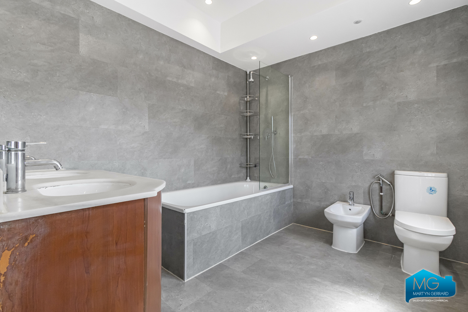 7 bedroom Detached House to rent - Martyn Gerrard