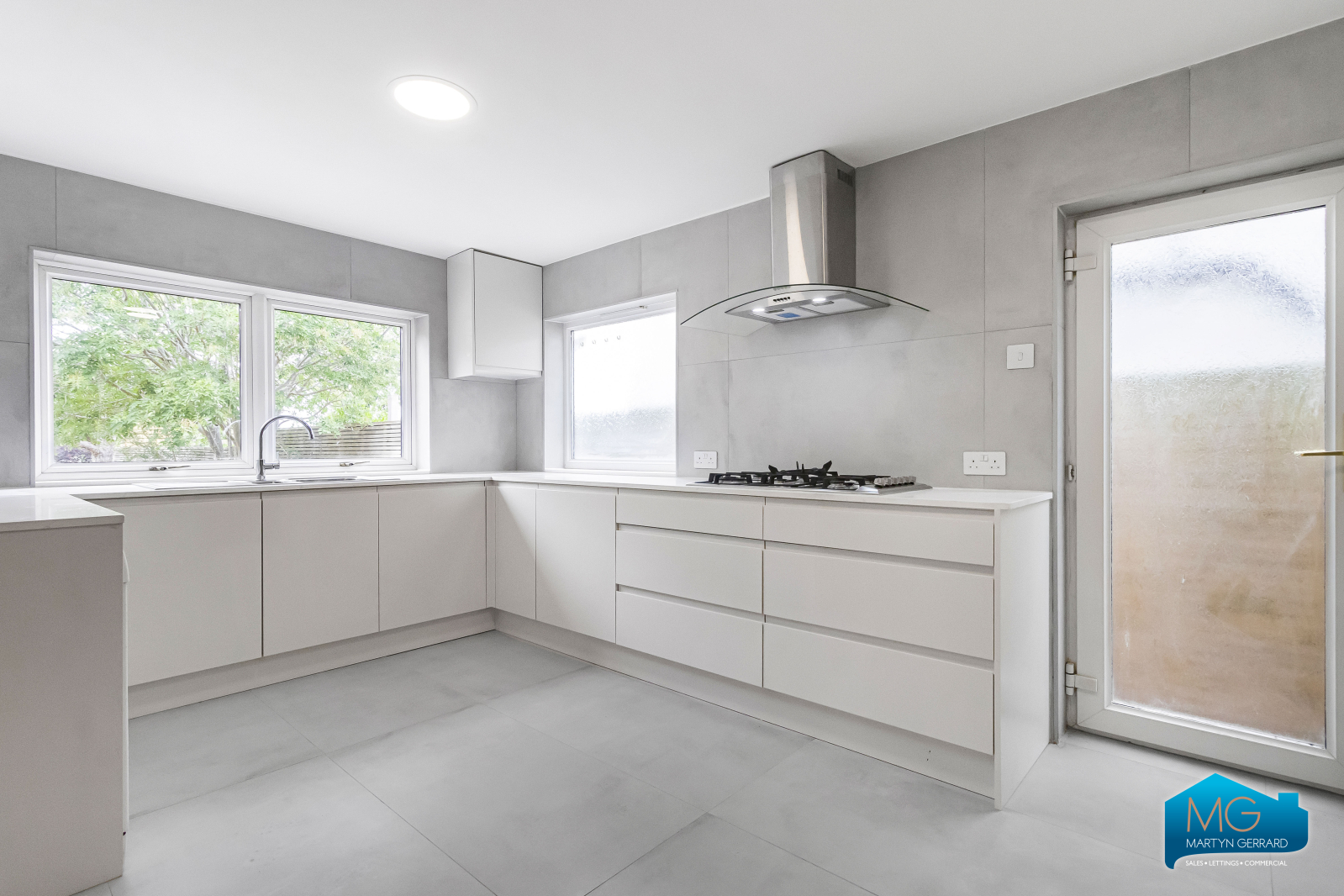 7 bedroom Detached House to rent - Martyn Gerrard