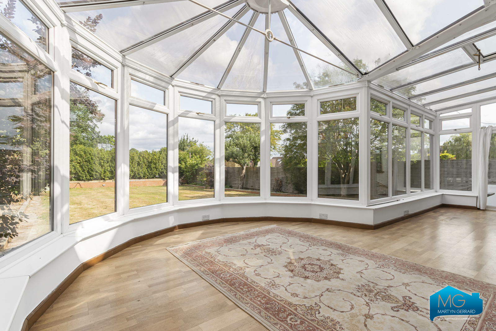 7 bedroom Detached House to rent - Martyn Gerrard