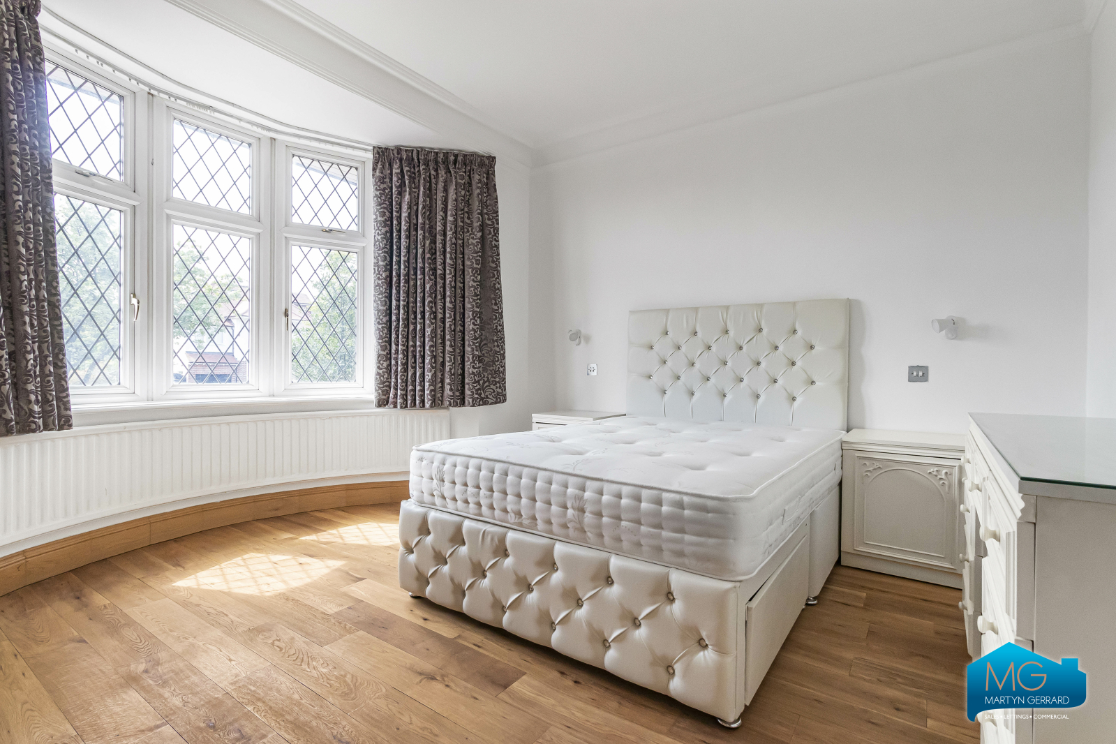 7 bedroom Detached House to rent - Martyn Gerrard