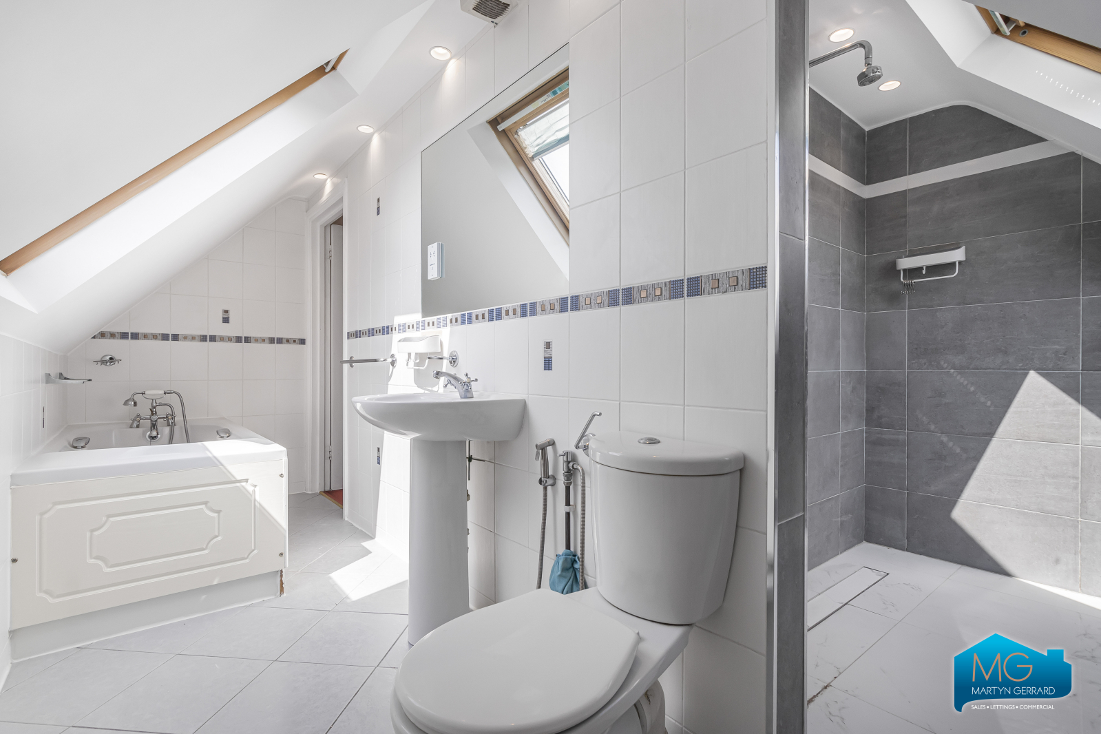 7 bedroom Detached House to rent - Martyn Gerrard
