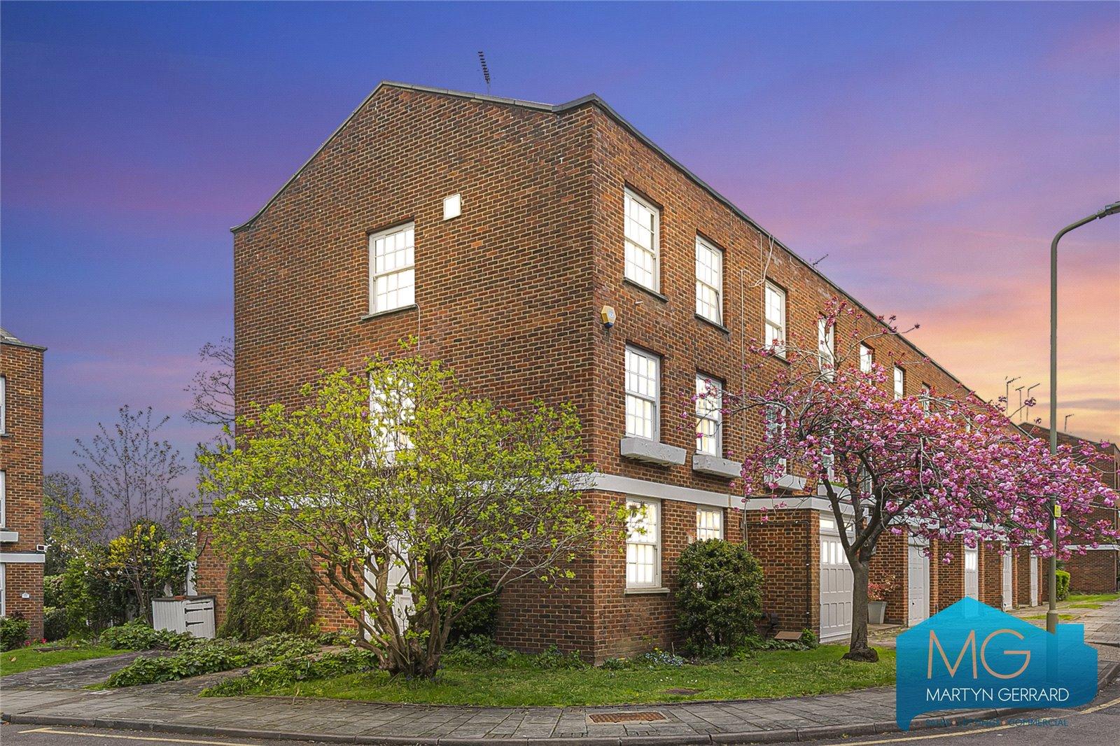 4 bedroom End of Terrace House to rent - Martyn Gerrard