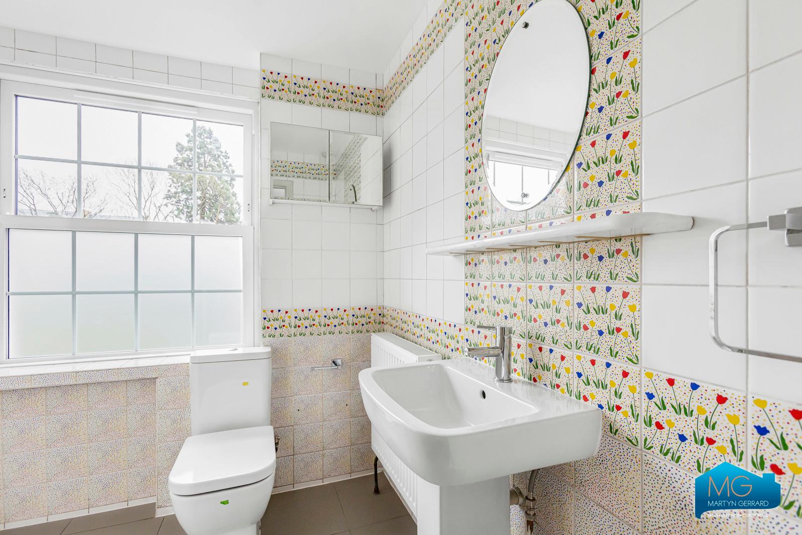 4 bedroom End of Terrace House to rent - Martyn Gerrard