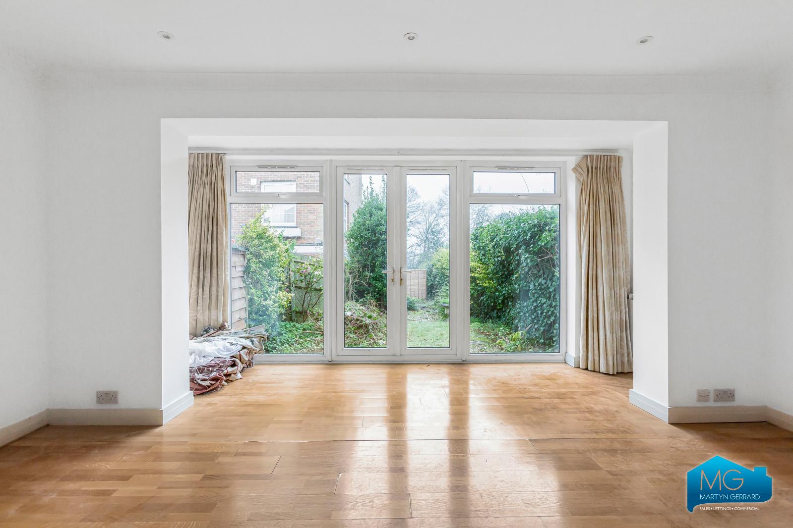 4 bedroom End of Terrace House to rent - Martyn Gerrard