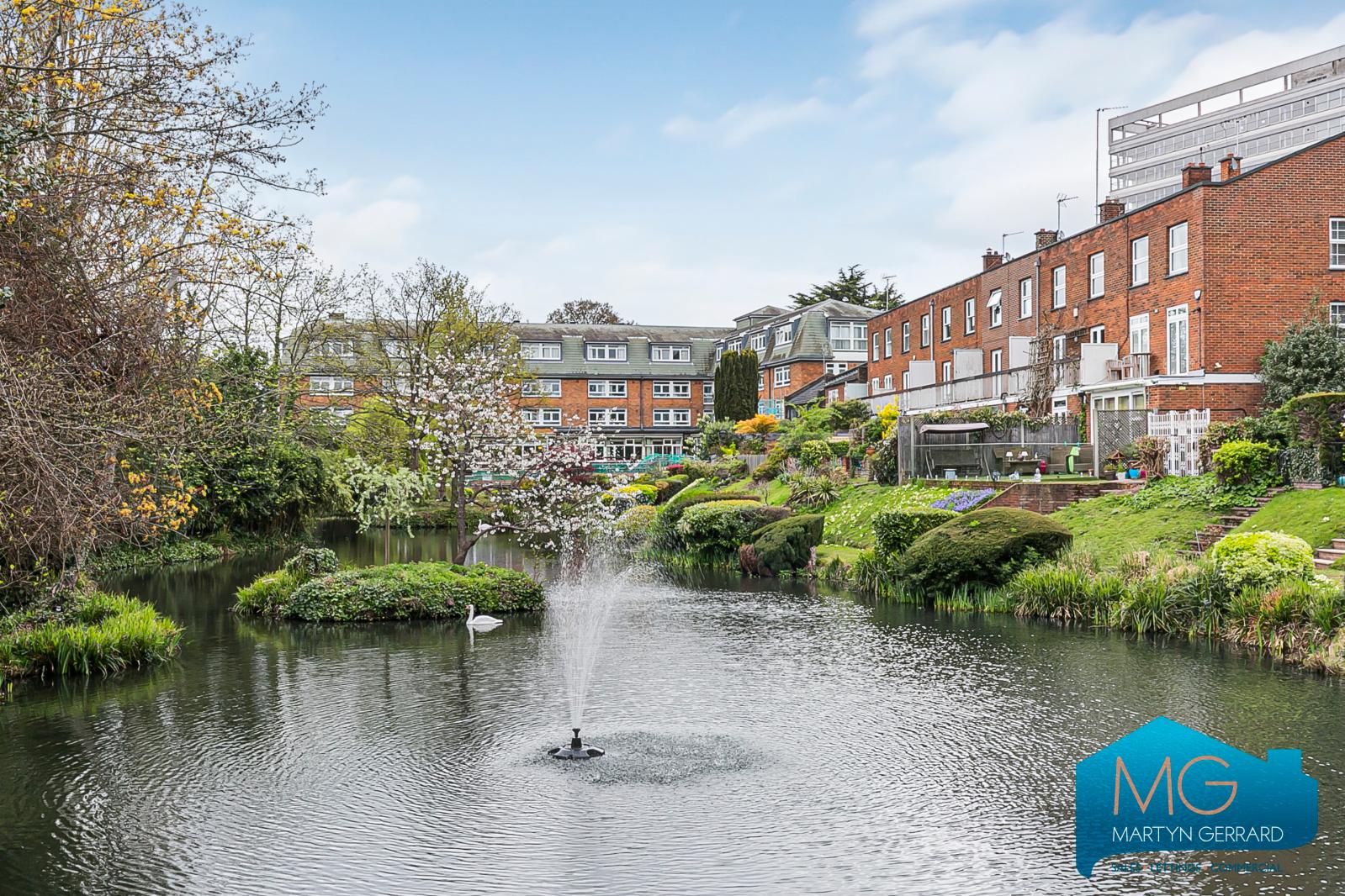 4 bedroom End of Terrace House to rent - Martyn Gerrard