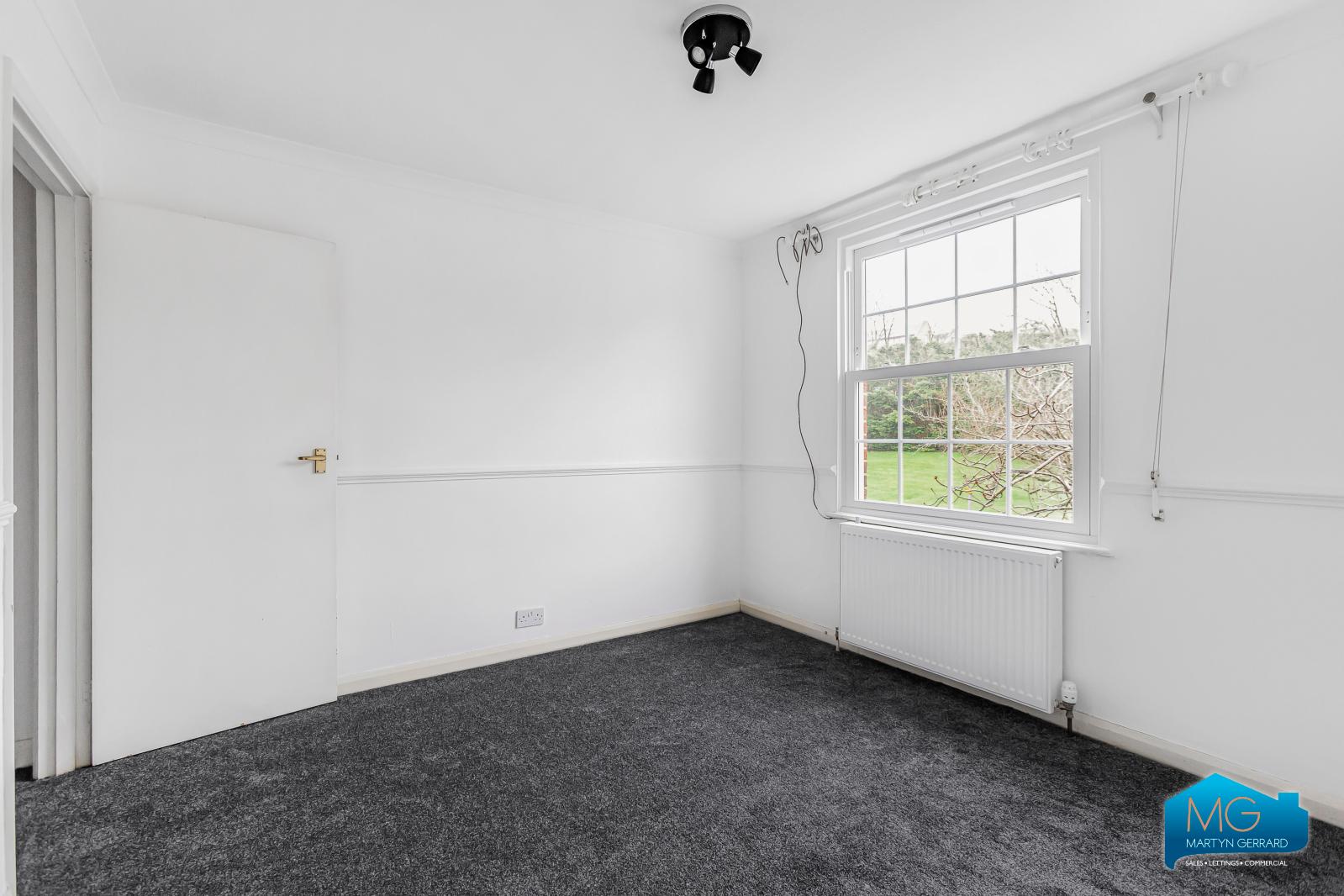 4 bedroom End of Terrace House to rent - Martyn Gerrard