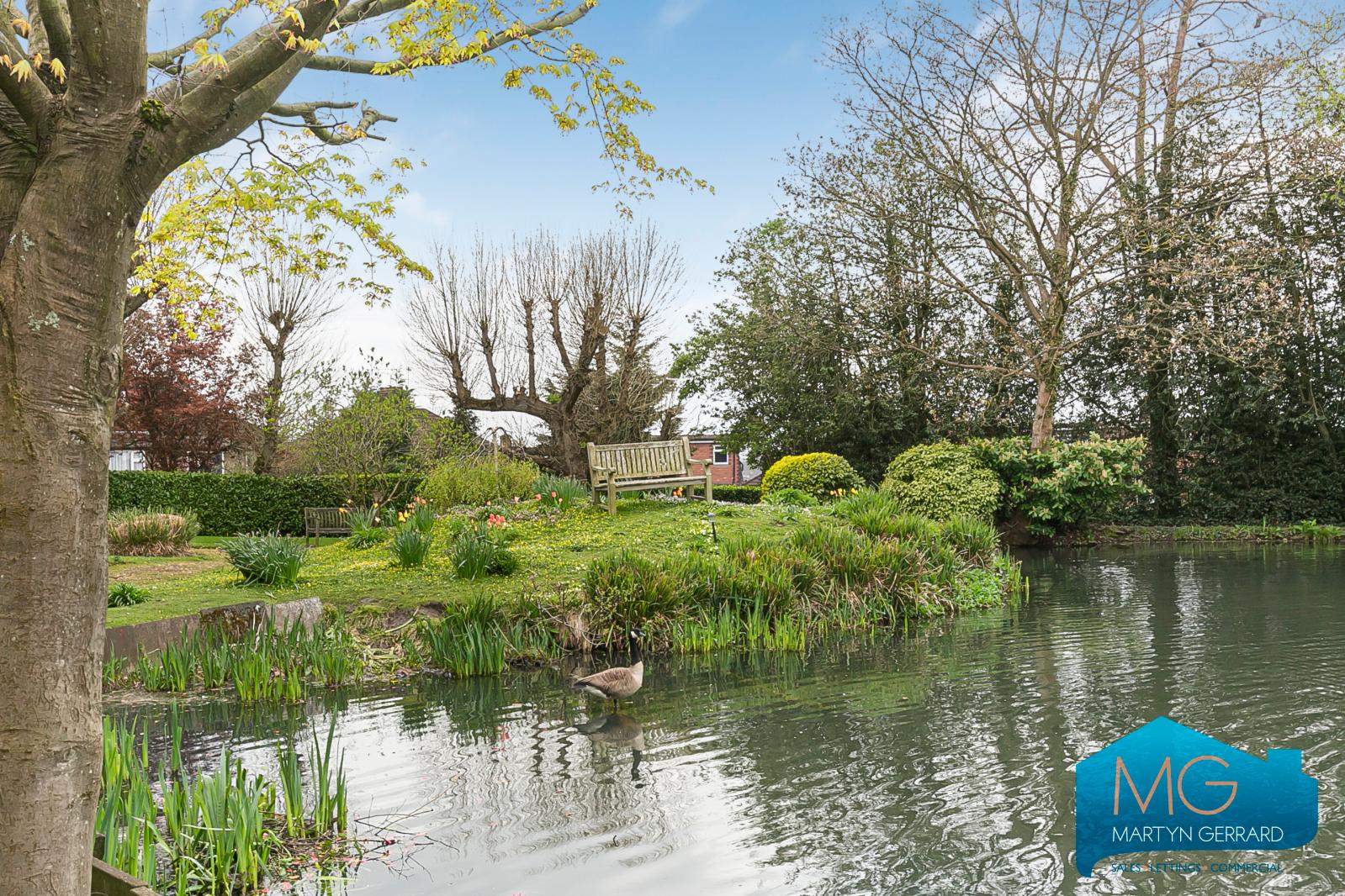 4 bedroom End of Terrace House to rent - Martyn Gerrard