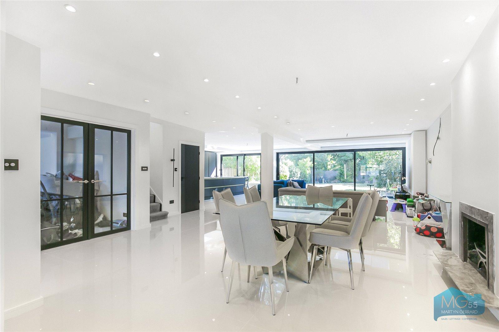 4 bedroom Detached House to rent - Martyn Gerrard