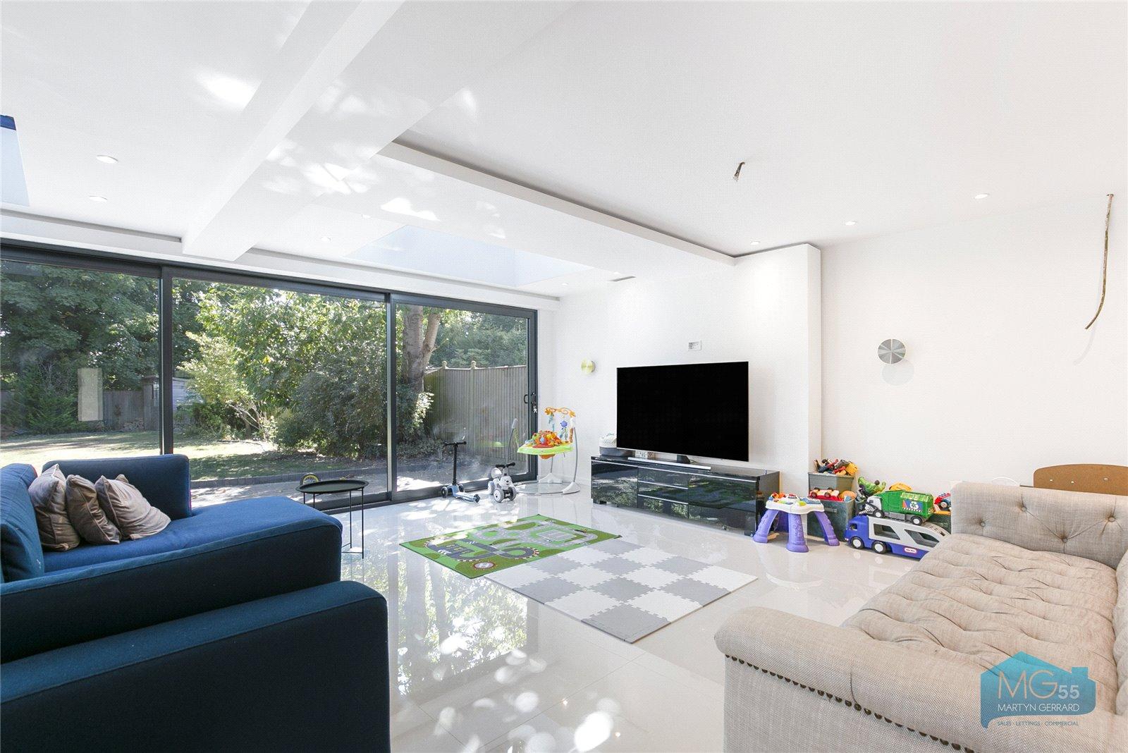 4 bedroom Detached House to rent - Martyn Gerrard