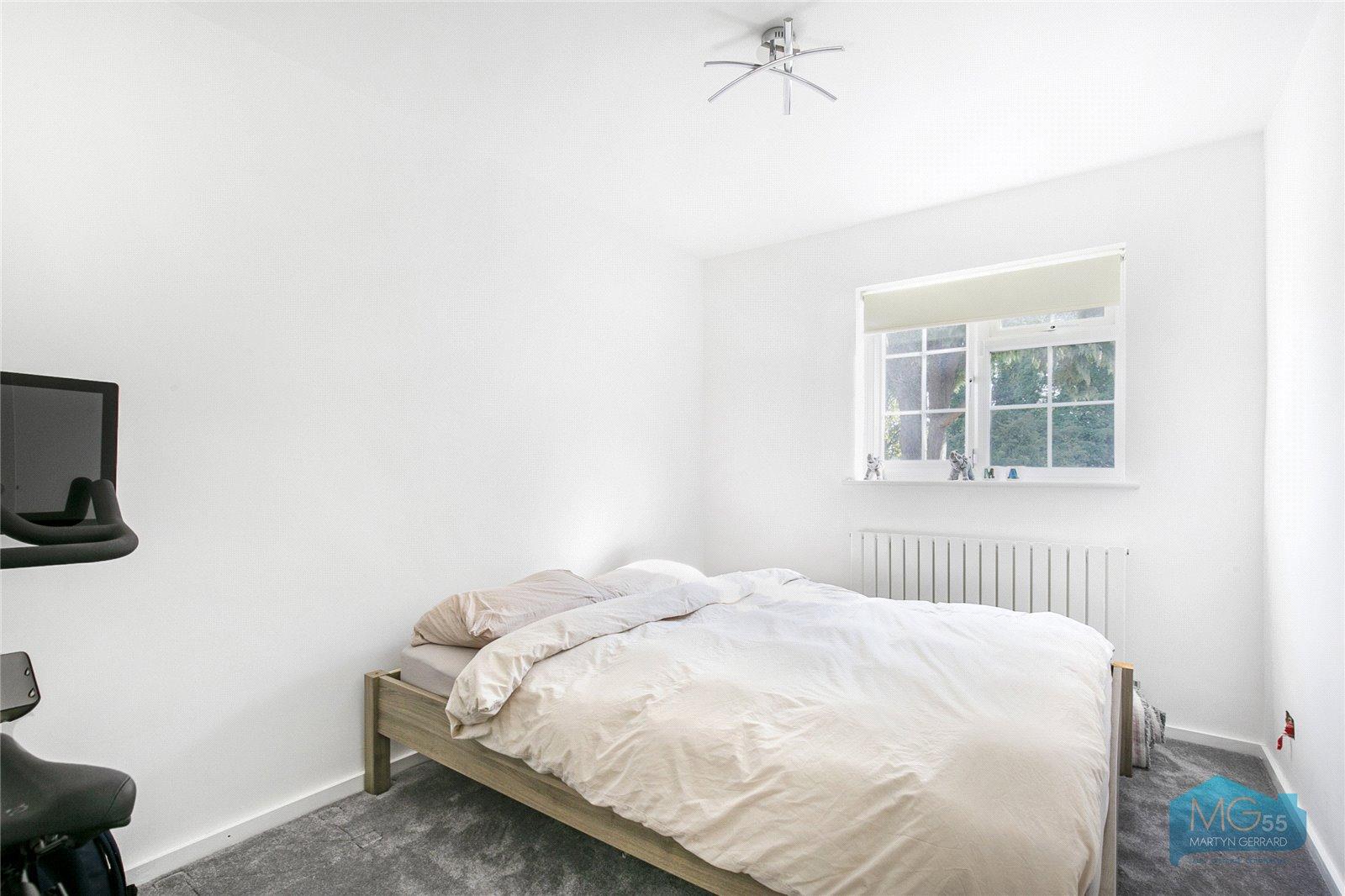 4 bedroom Detached House to rent - Martyn Gerrard