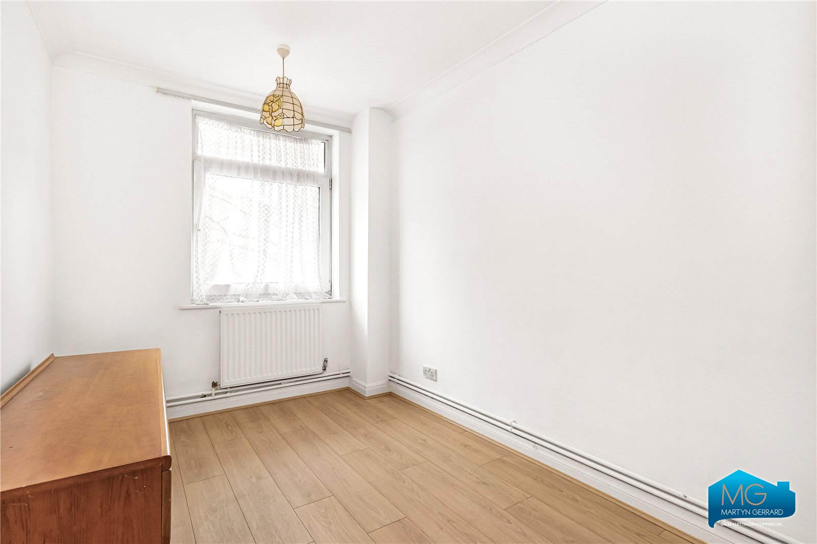 2 bedroom Apartment to rent - Martyn Gerrard