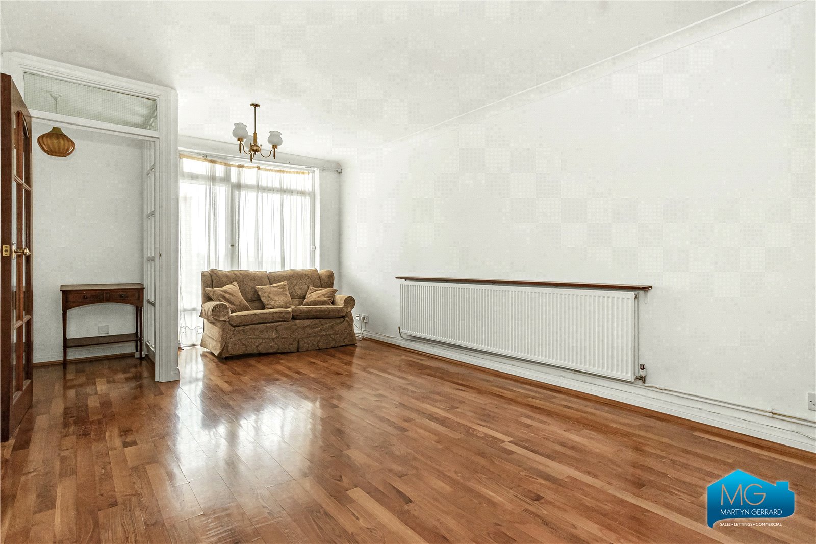 High Road, Whetstone, London, N20+  - Martyn Gerrard