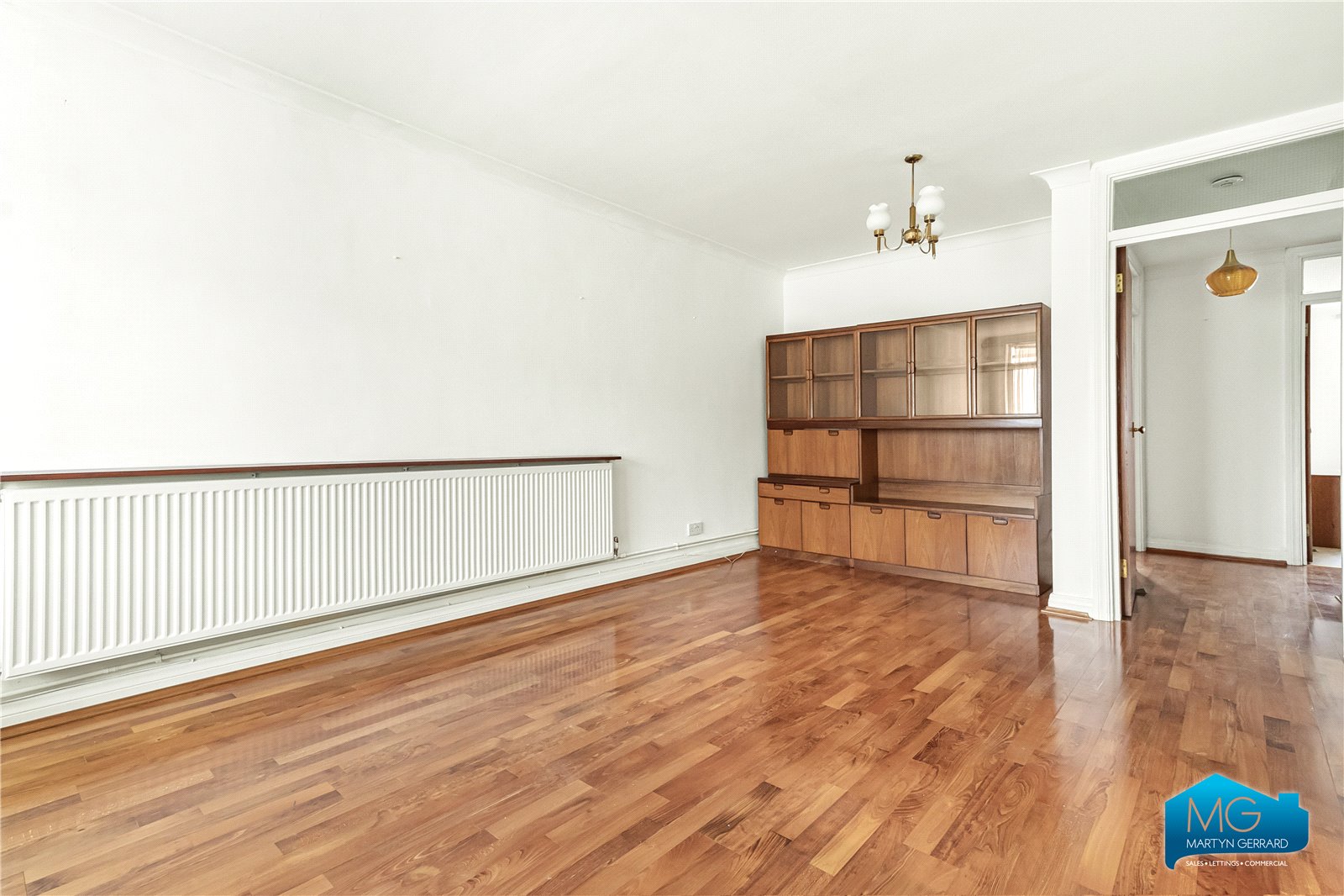 High Road, Whetstone, London, N20+  - Martyn Gerrard