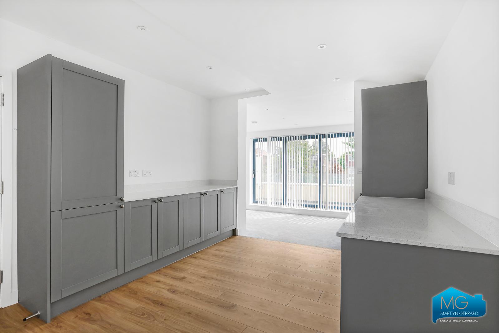 2 bedroom Apartment to rent - Martyn Gerrard
