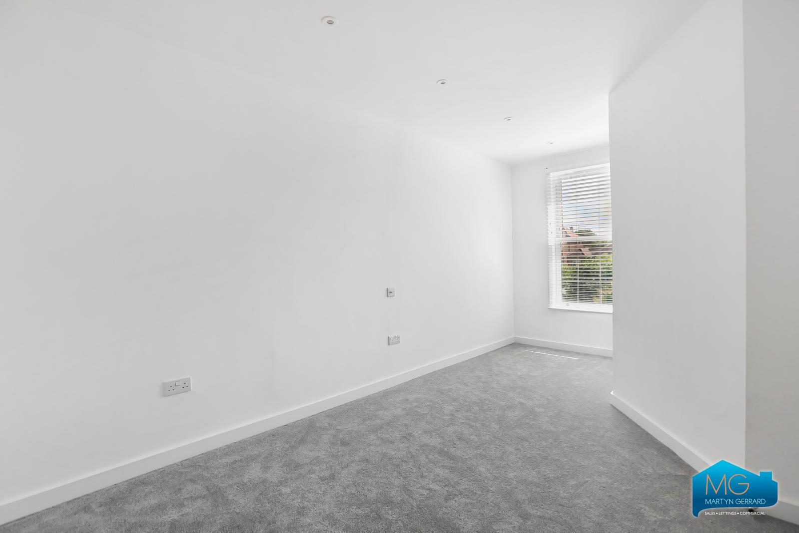 2 bedroom Apartment to rent - Martyn Gerrard