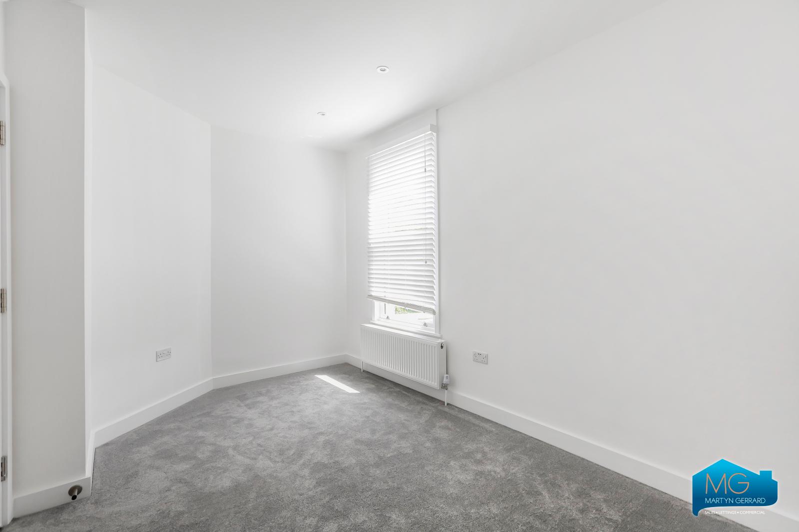 2 bedroom Apartment to rent - Martyn Gerrard