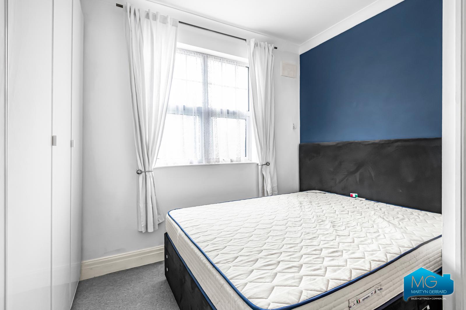 2 bedroom Apartment to rent - Martyn Gerrard