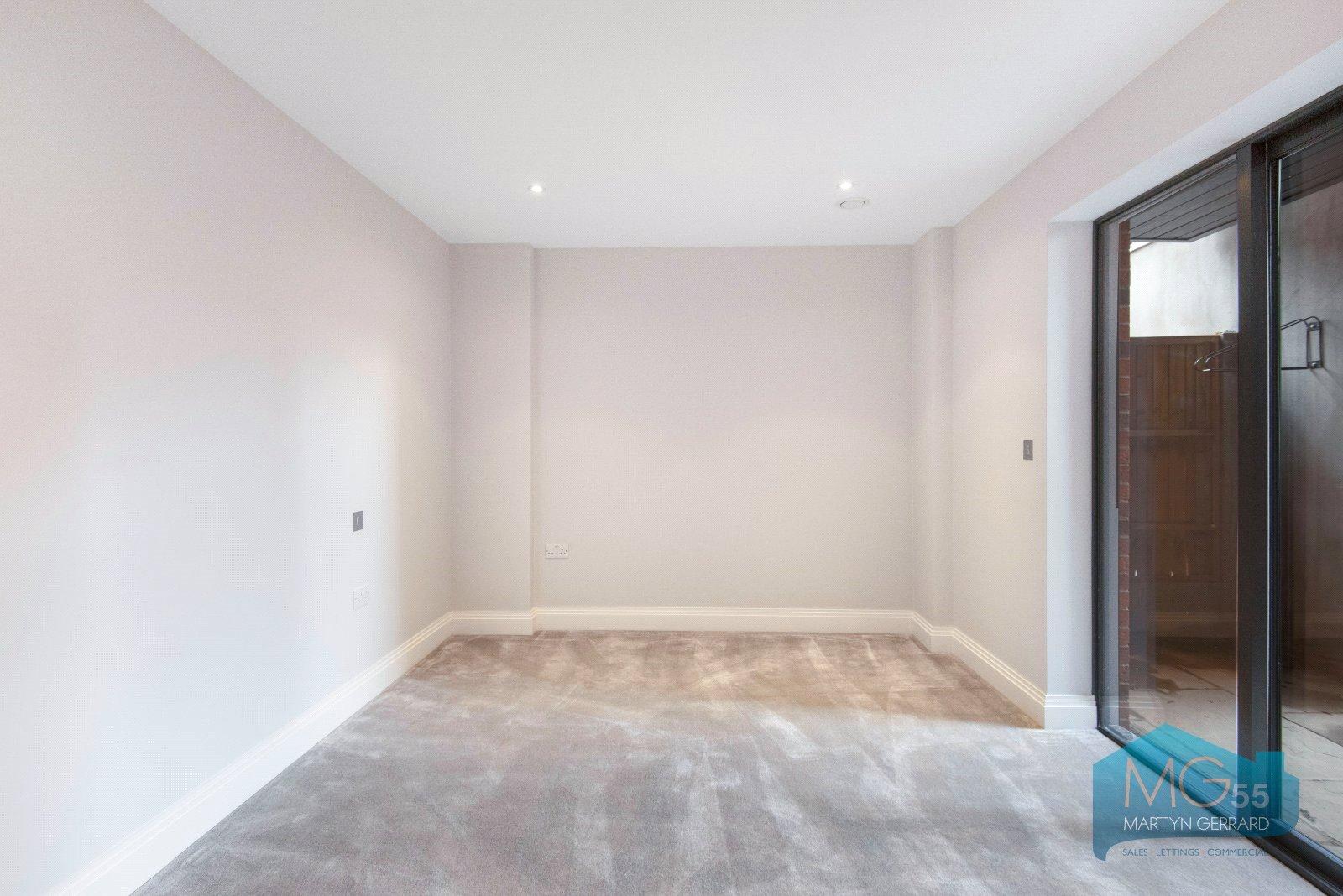 1 bedroom Ground Floor Flat to rent - Martyn Gerrard