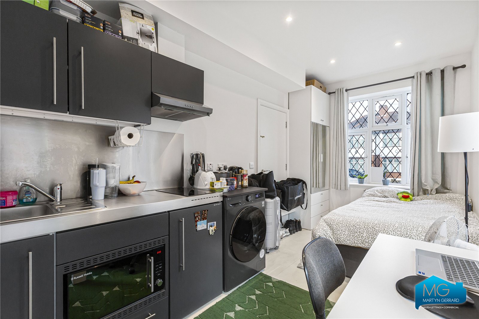 Ventnor Drive, Whetstone, London, N20+  - Martyn Gerrard
