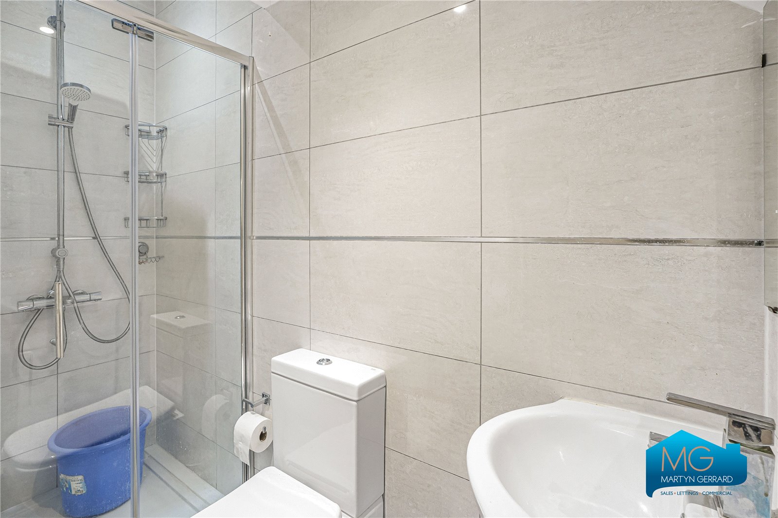 3 bedroom Semi-Detached House to rent - Martyn Gerrard