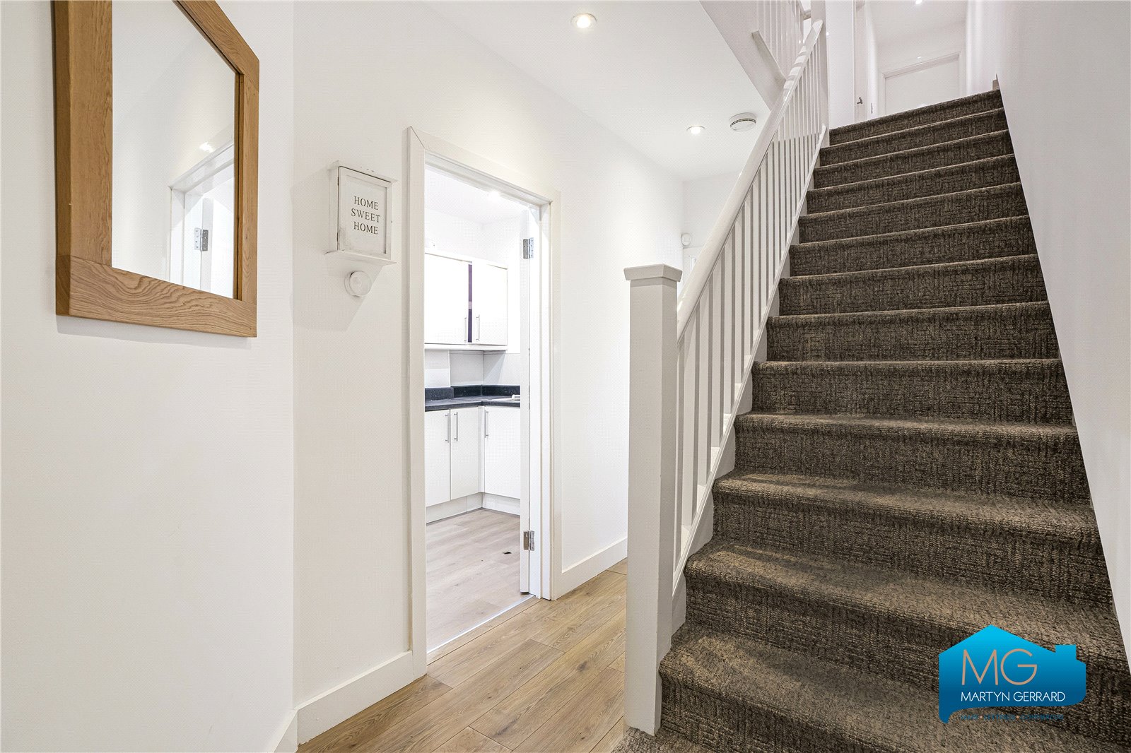 3 bedroom Semi-Detached House to rent - Martyn Gerrard