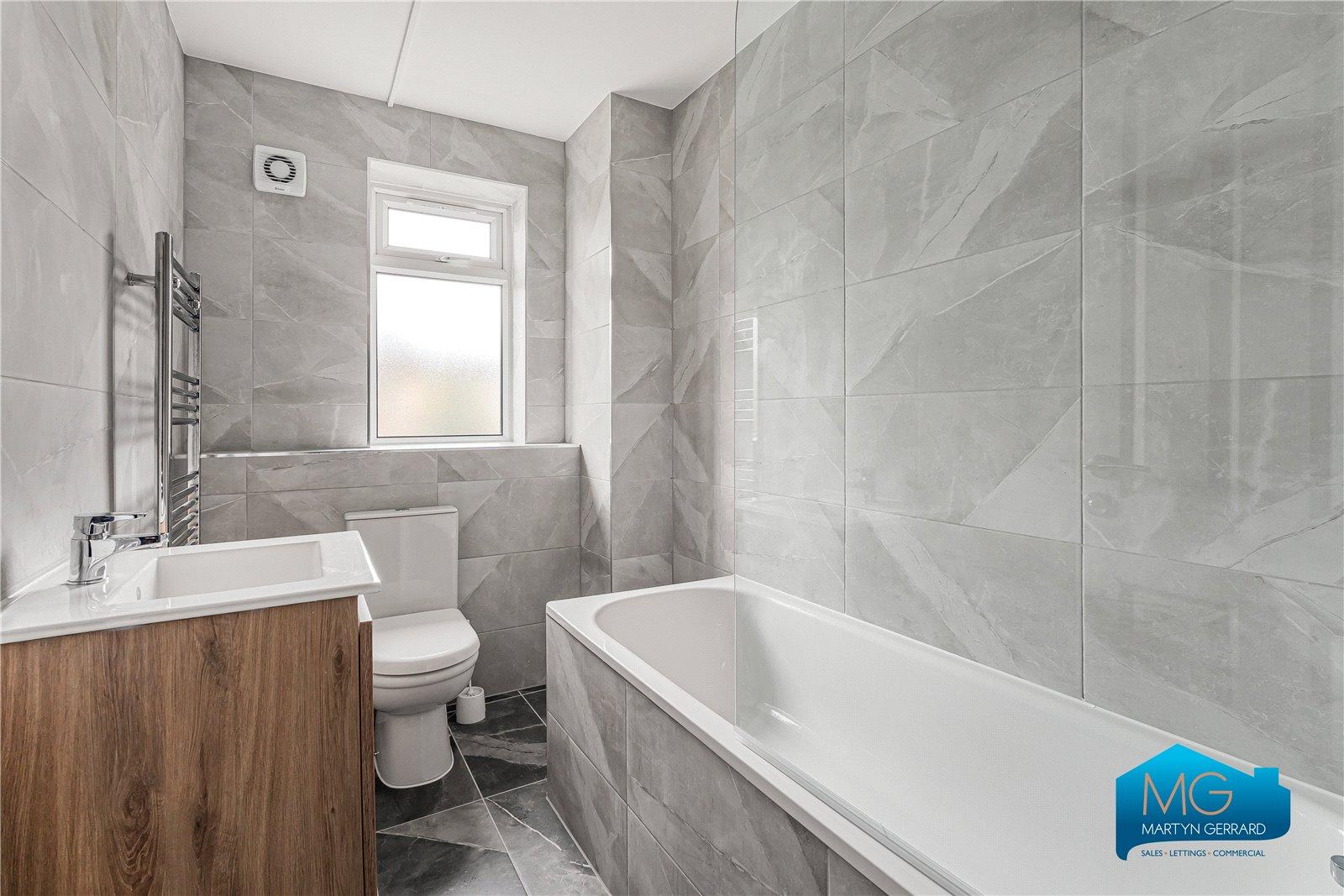 2 bedroom Ground Floor Flat to rent - Martyn Gerrard