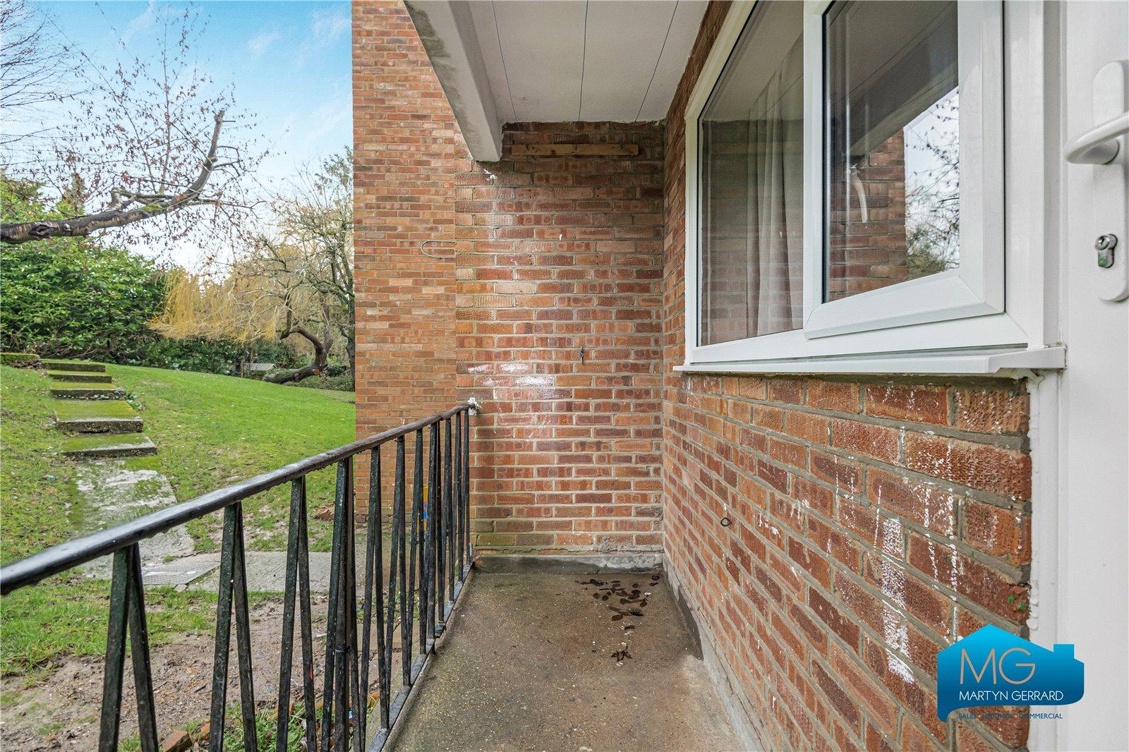 2 bedroom Ground Floor Flat to rent - Martyn Gerrard