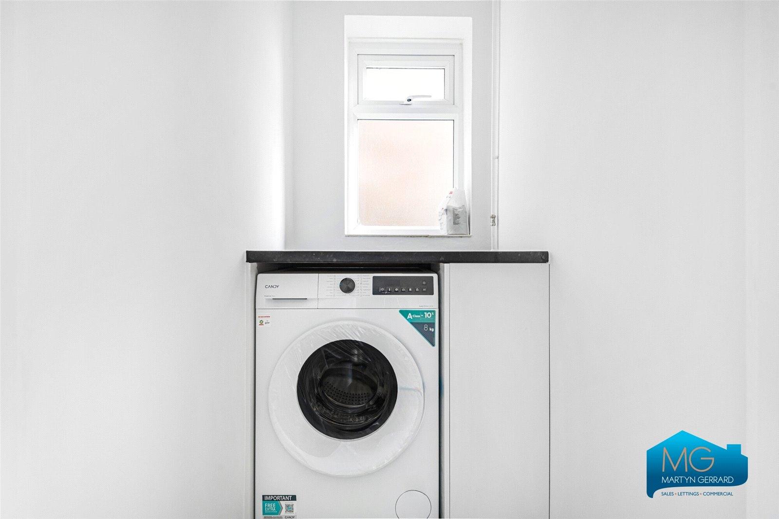 2 bedroom Ground Floor Flat to rent - Martyn Gerrard