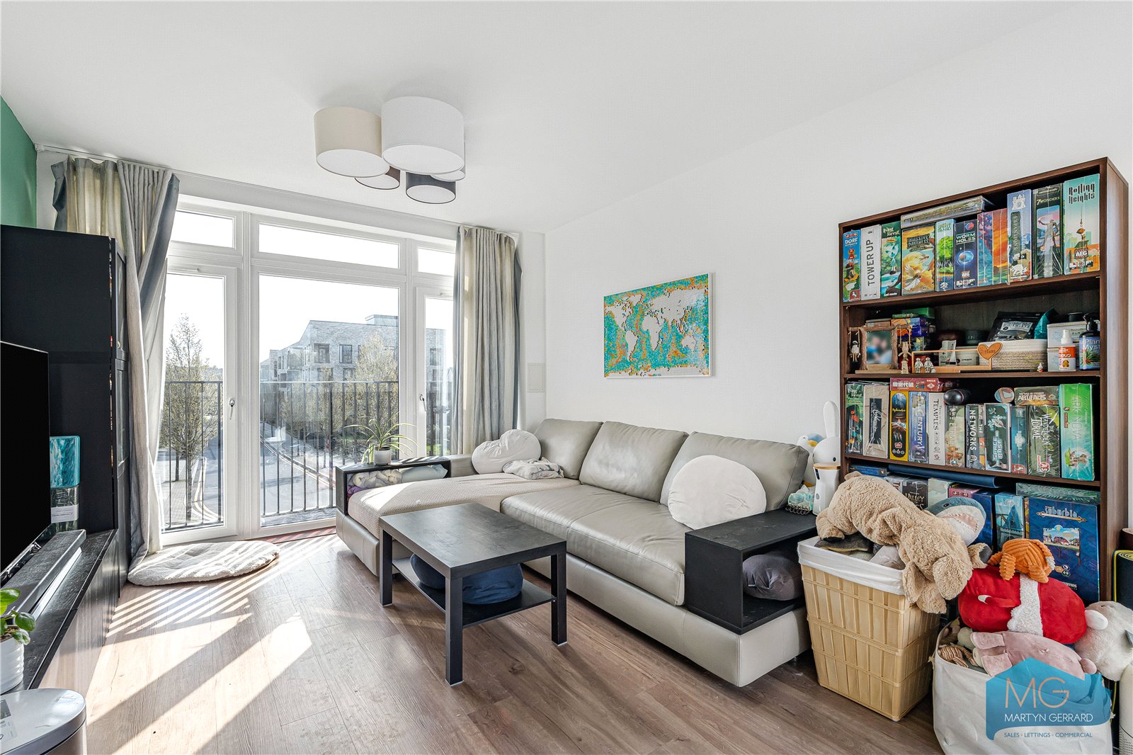 4 bedroom End of Terrace House for sale - Martyn Gerrard