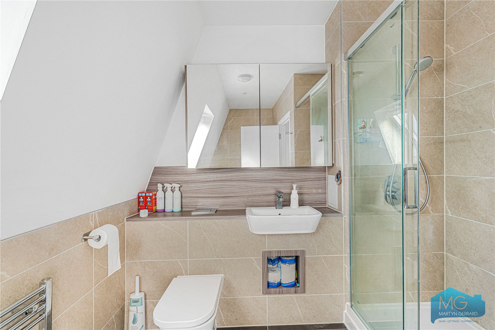 4 bedroom End of Terrace House for sale - Martyn Gerrard