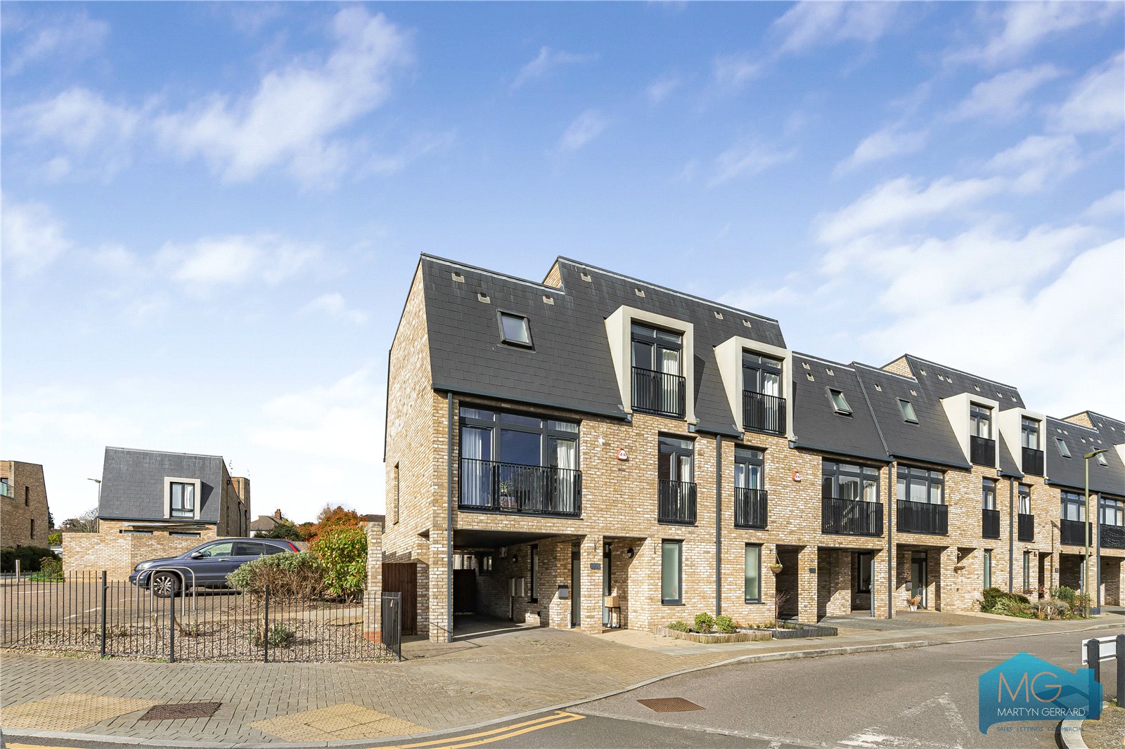 4 bedroom End of Terrace House for sale - Martyn Gerrard