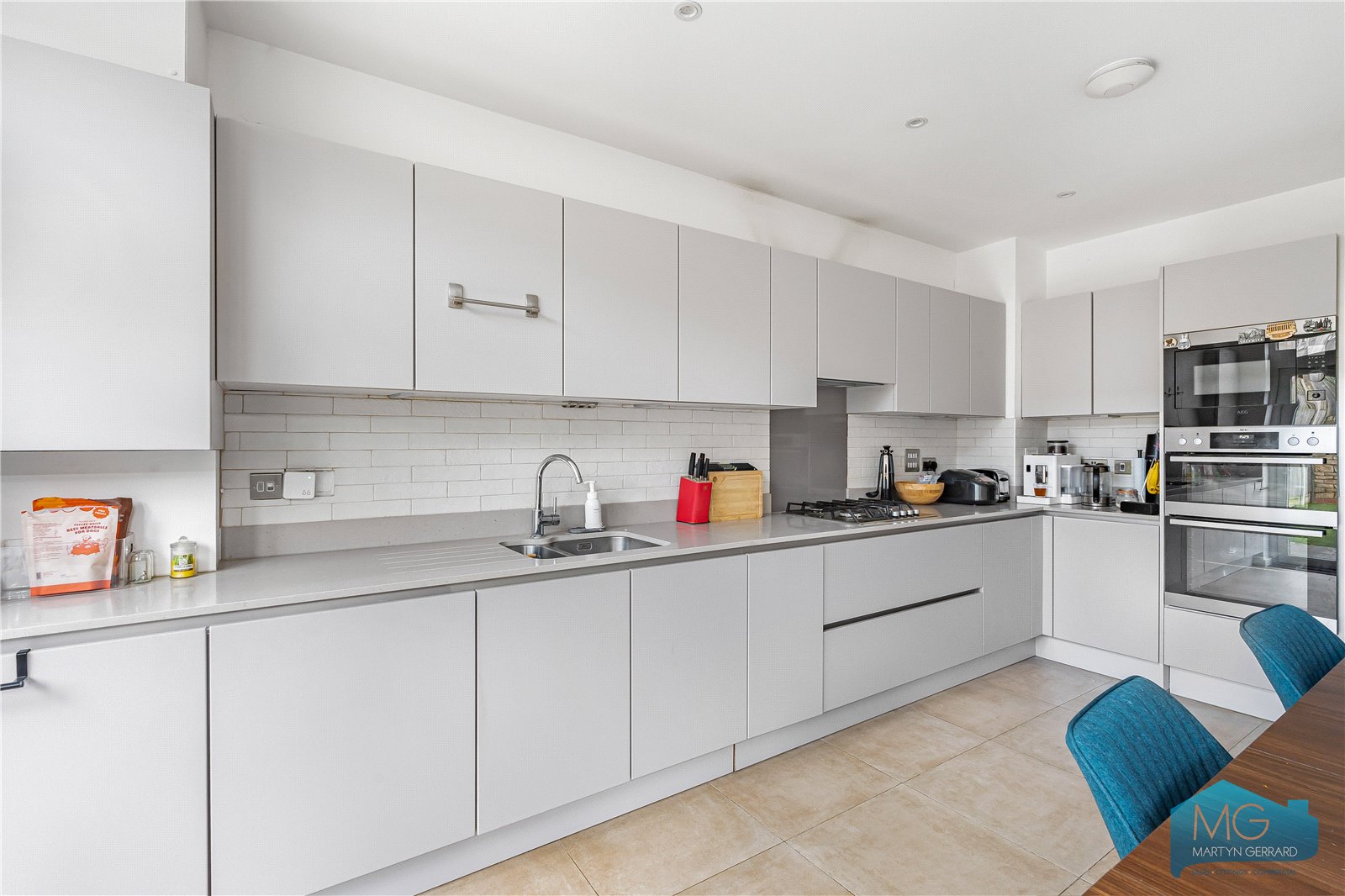 4 bedroom End of Terrace House for sale - Martyn Gerrard
