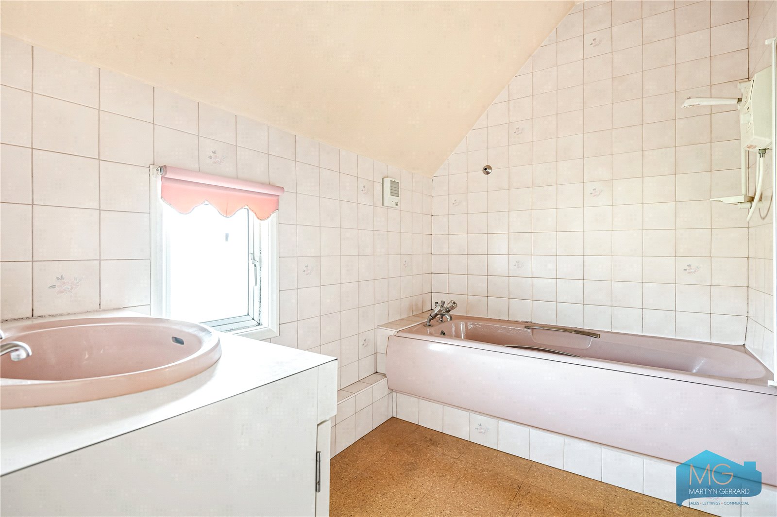 4 bedroom Detached House for sale - Martyn Gerrard