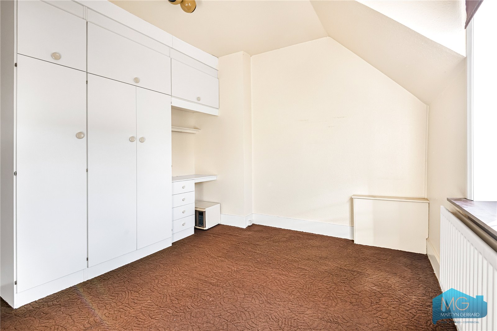 4 bedroom Detached House for sale - Martyn Gerrard