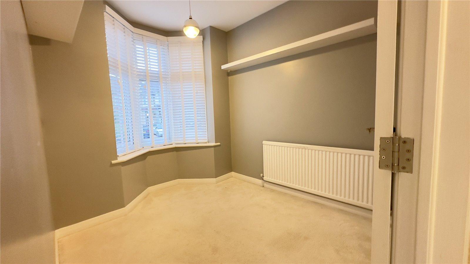 4 bedroom Semi-Detached House to rent - Martyn Gerrard