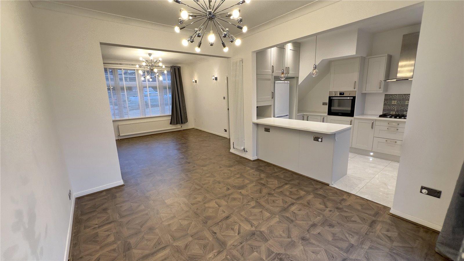 4 bedroom Semi-Detached House to rent - Martyn Gerrard