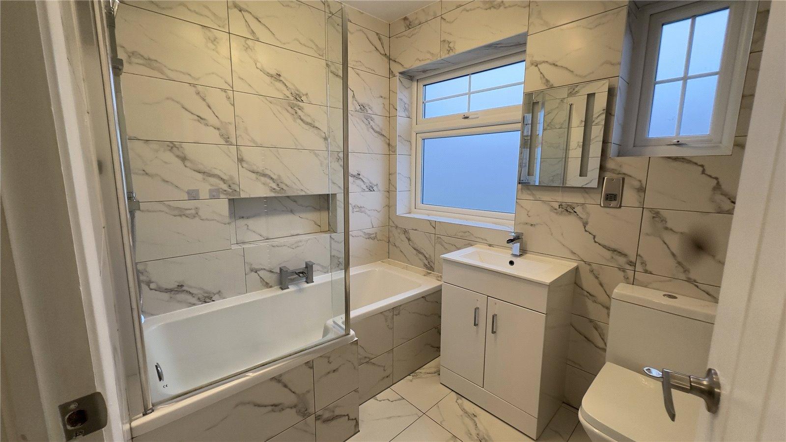 4 bedroom Semi-Detached House to rent - Martyn Gerrard
