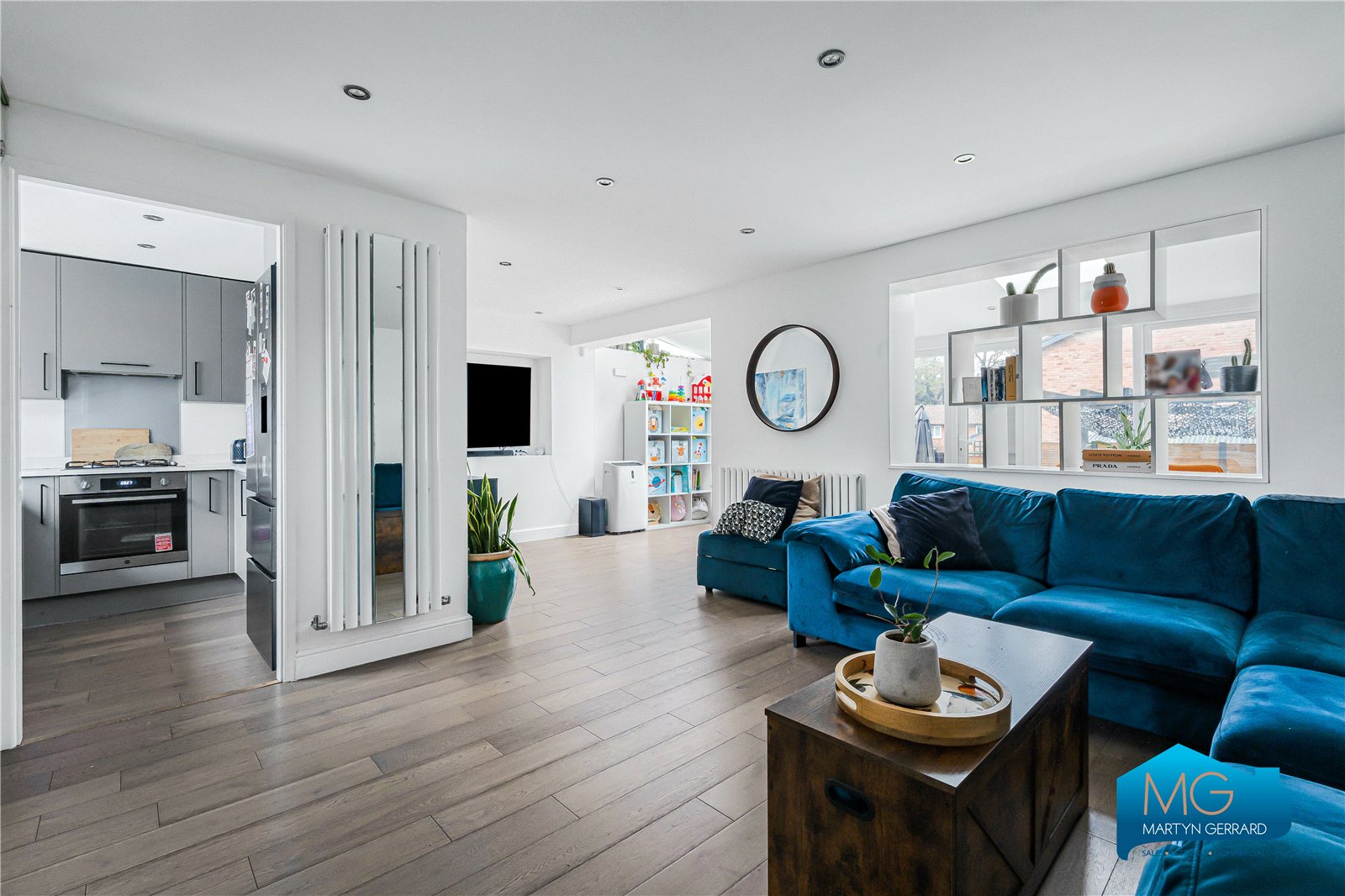 Marshalls Close, New Southgate, London, N11+  - Martyn Gerrard