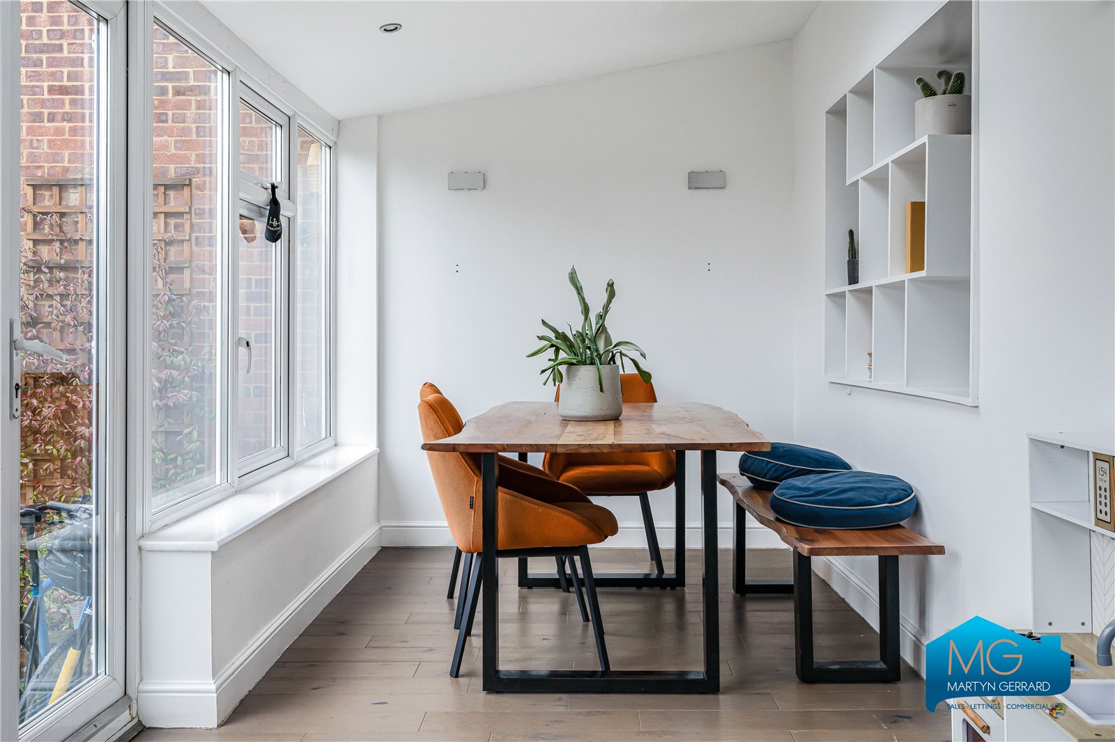3 bedroom End of Terrace House to rent - Martyn Gerrard